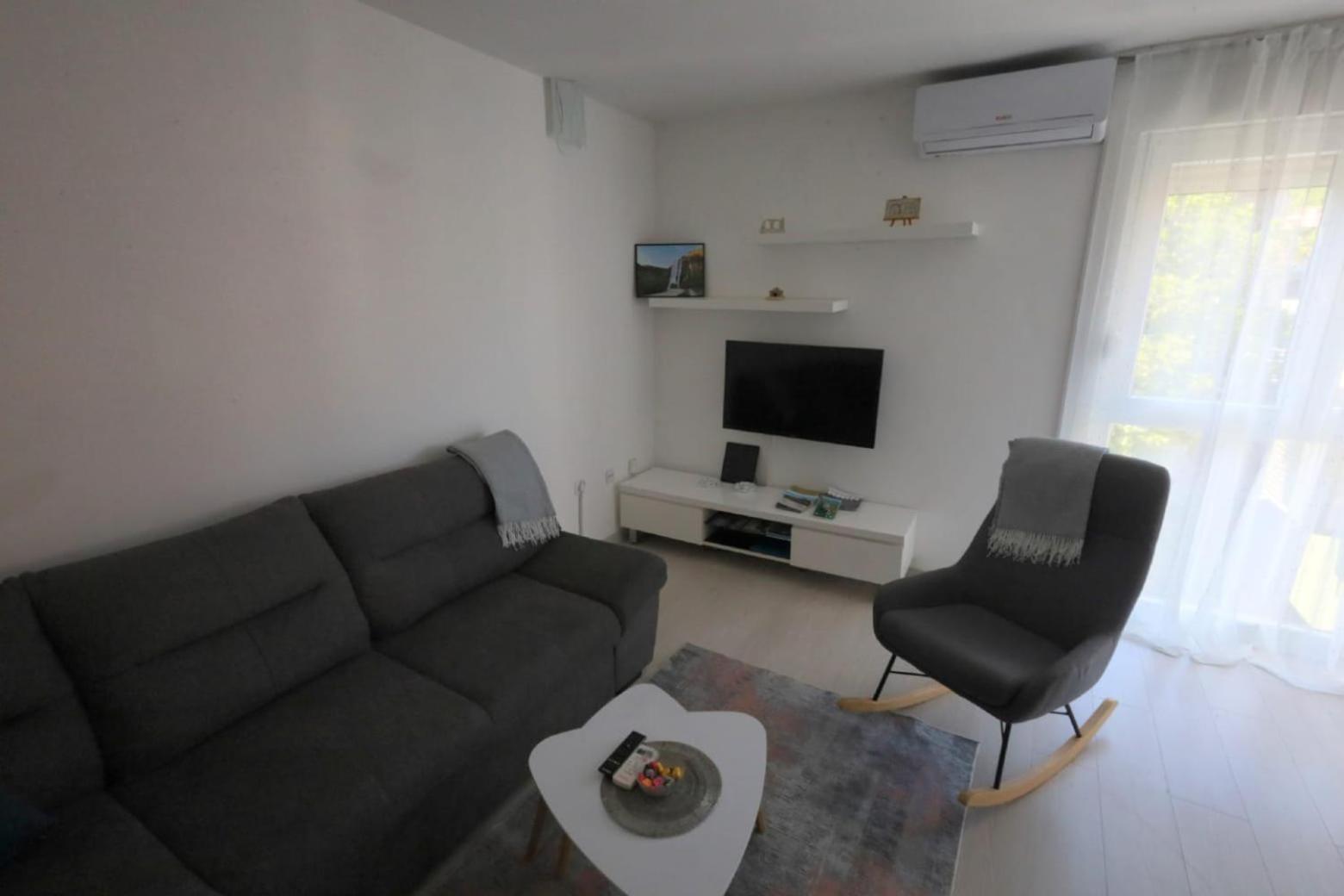 Zora Apartment Knin